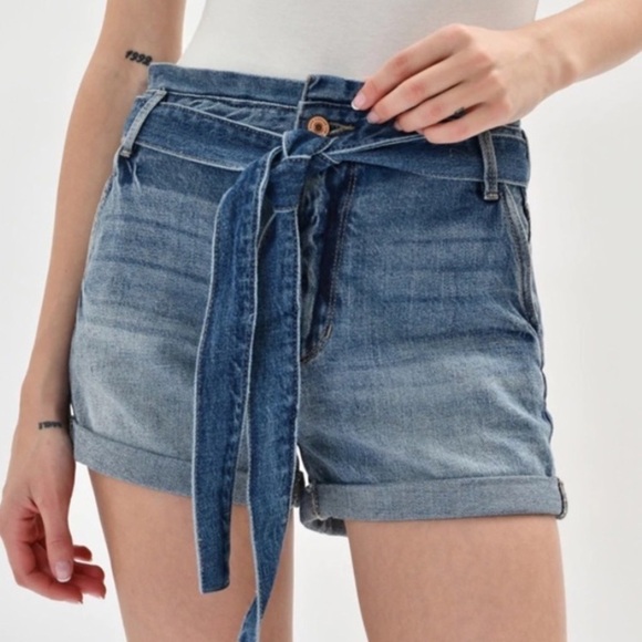 NWT KanCan Paperbag High Waisted Tie Belt Jean Shorts - Picture 2 of 10